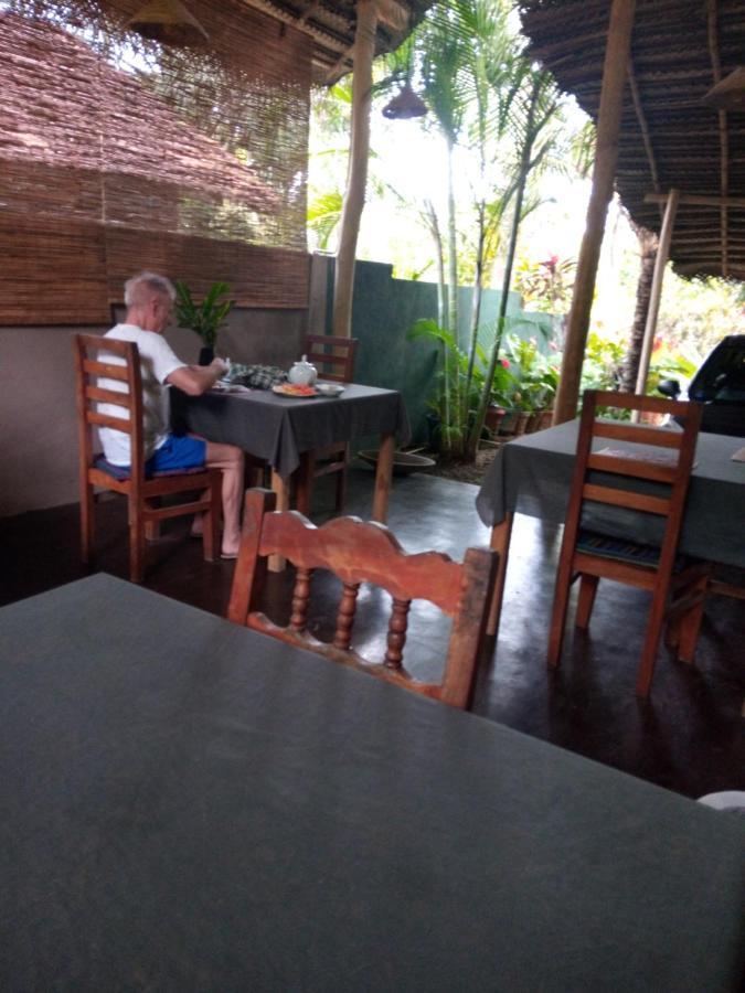 Sansala Guesthouse & Restaurant แทนกาลเล ภายนอก รูปภาพ