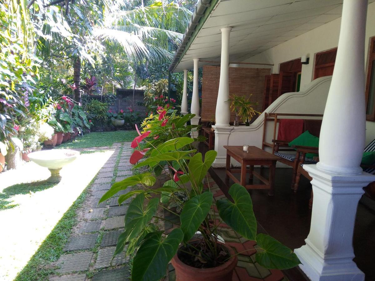 Sansala Guesthouse & Restaurant แทนกาลเล ภายนอก รูปภาพ