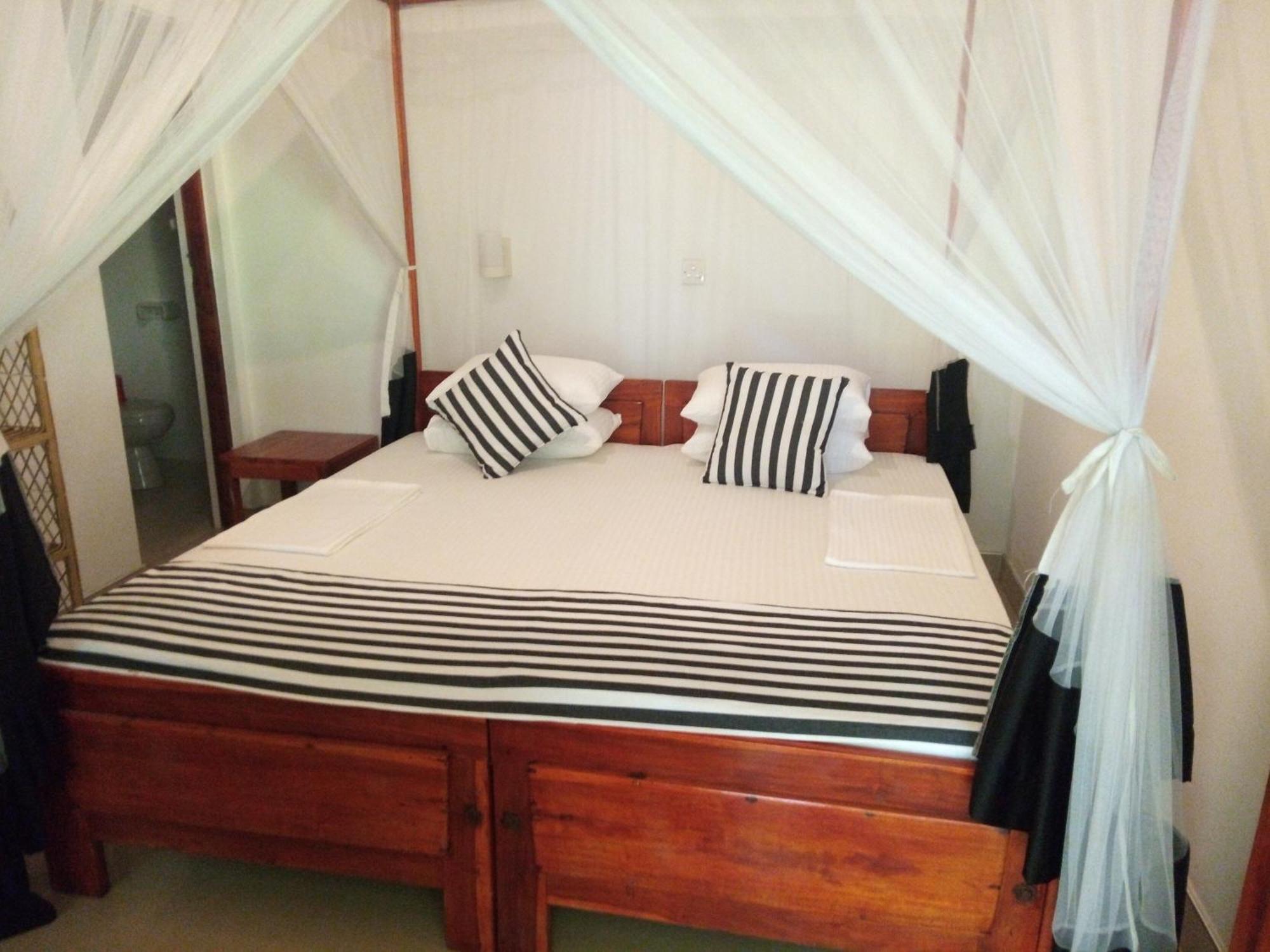 Sansala Guesthouse & Restaurant แทนกาลเล ห้อง รูปภาพ
