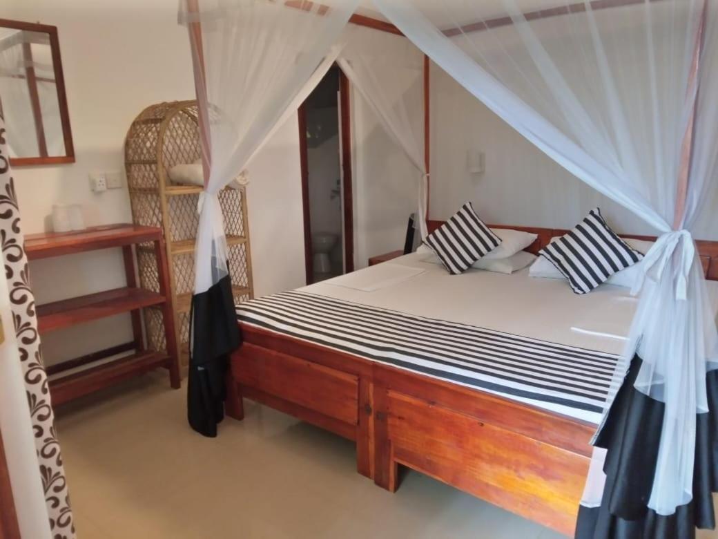 Sansala Guesthouse & Restaurant แทนกาลเล ห้อง รูปภาพ