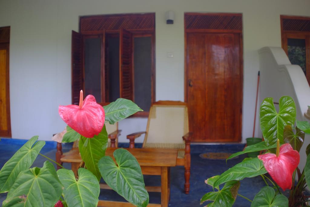 Sansala Guesthouse & Restaurant แทนกาลเล ภายนอก รูปภาพ