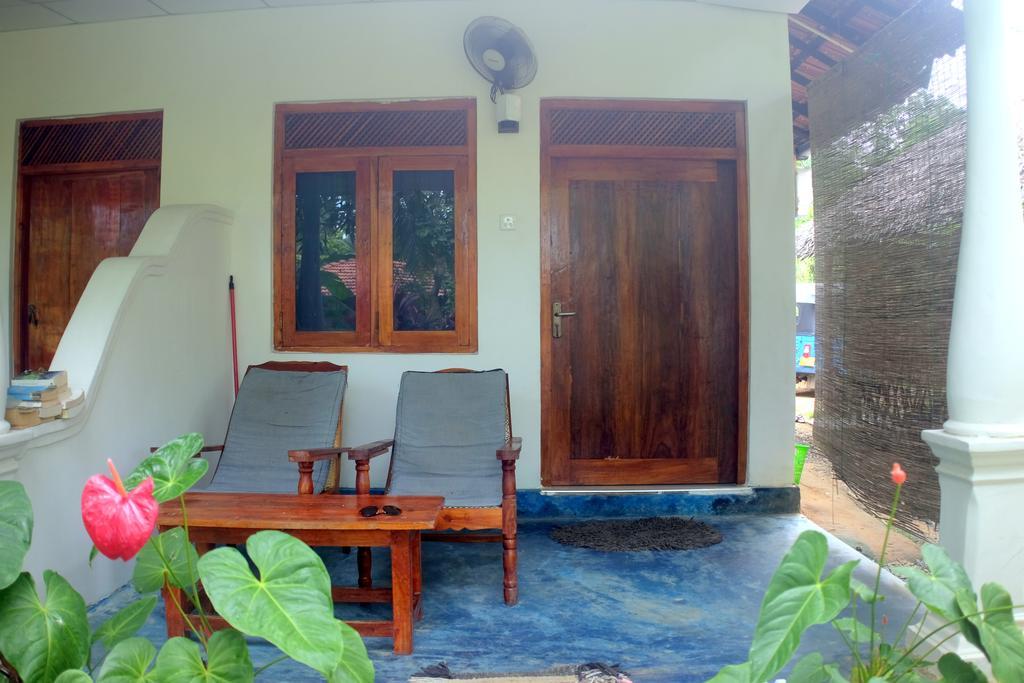 Sansala Guesthouse & Restaurant แทนกาลเล ภายนอก รูปภาพ
