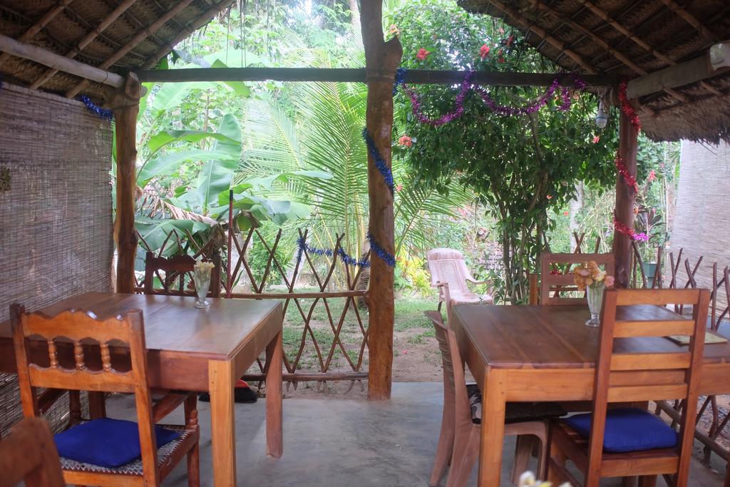 Sansala Guesthouse & Restaurant แทนกาลเล ภายนอก รูปภาพ