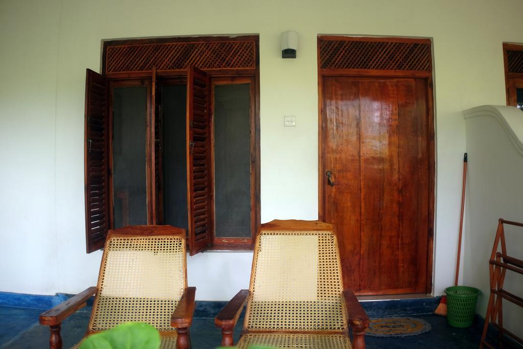 Sansala Guesthouse & Restaurant แทนกาลเล ภายนอก รูปภาพ