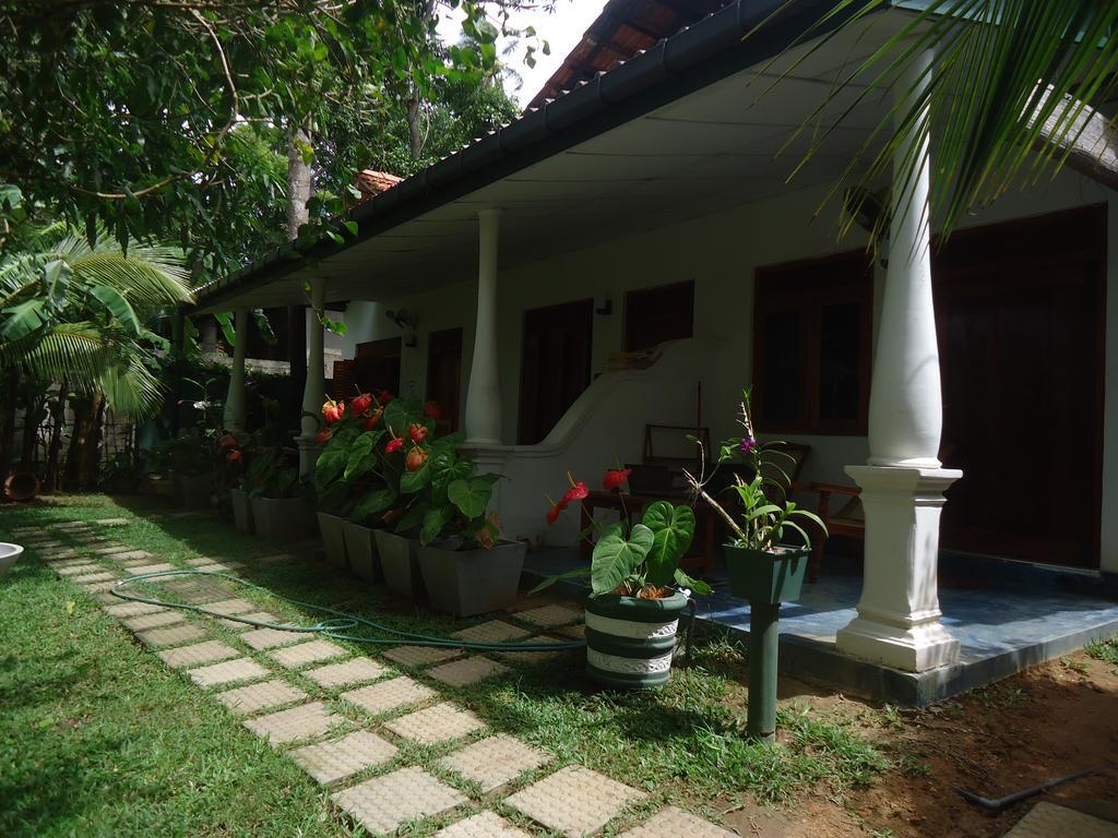 Sansala Guesthouse & Restaurant แทนกาลเล ภายนอก รูปภาพ